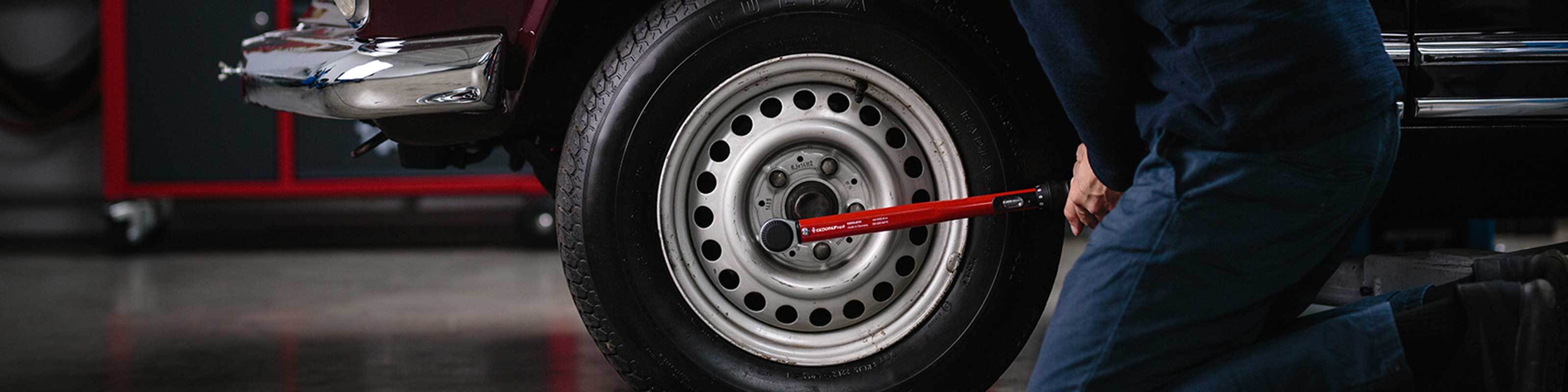 GEDOREred_Torque-Wrench_40-200Nm_Tyre-Change_3200x800