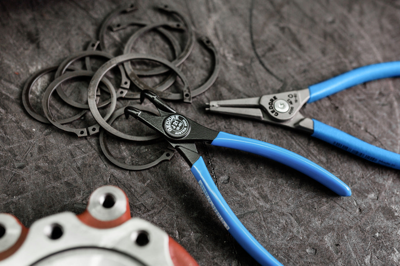 8000 J - Alicates para anillos circlip interiores de 8 a 400 mm de diámetro