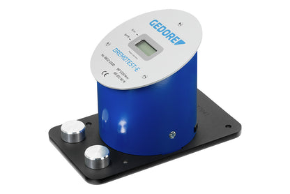 Comprobador digital de par Dremotest E Gedore durante la comprobación de una dinamométrica